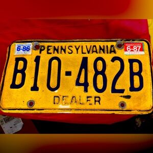 Pennsylvania Vintage 1986-87 Dealer License Plate. B10-482B